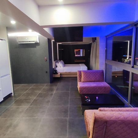 Agia Marina Summertime Signature Suites מראה חיצוני תמונה