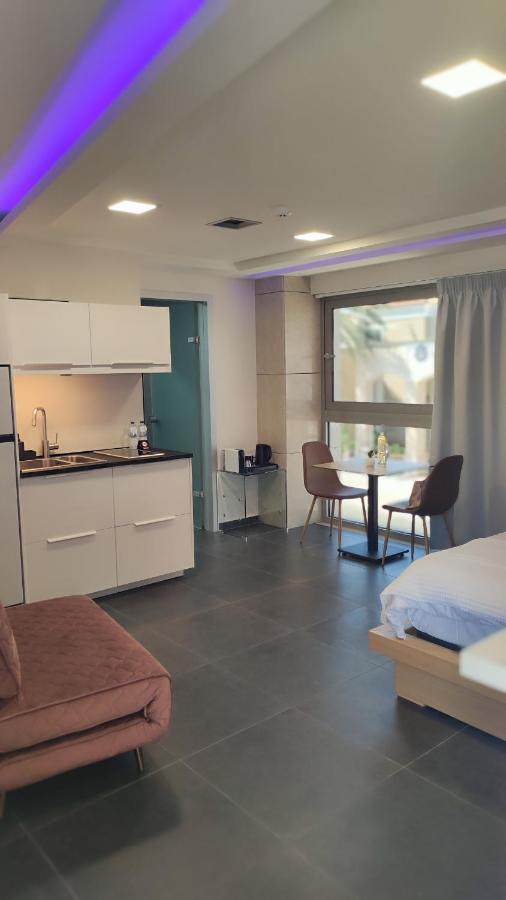 Agia Marina Summertime Signature Suites מראה חיצוני תמונה