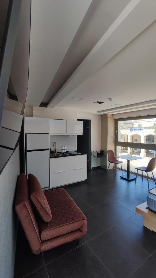 Agia Marina Summertime Signature Suites מראה חיצוני תמונה