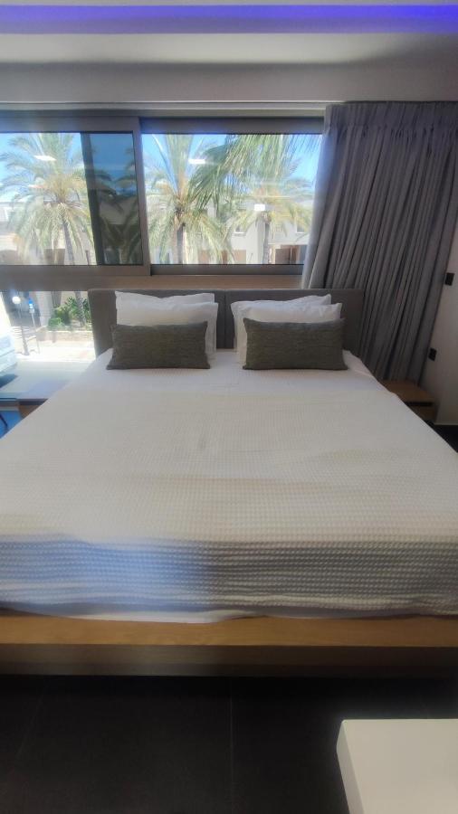 Agia Marina Summertime Signature Suites מראה חיצוני תמונה