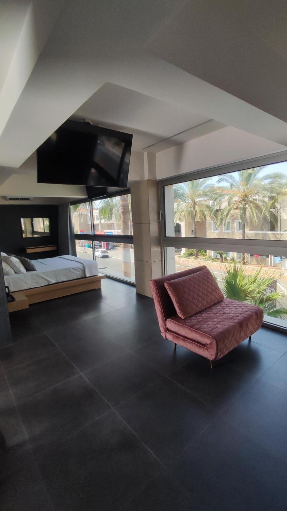 Agia Marina Summertime Signature Suites מראה חיצוני תמונה
