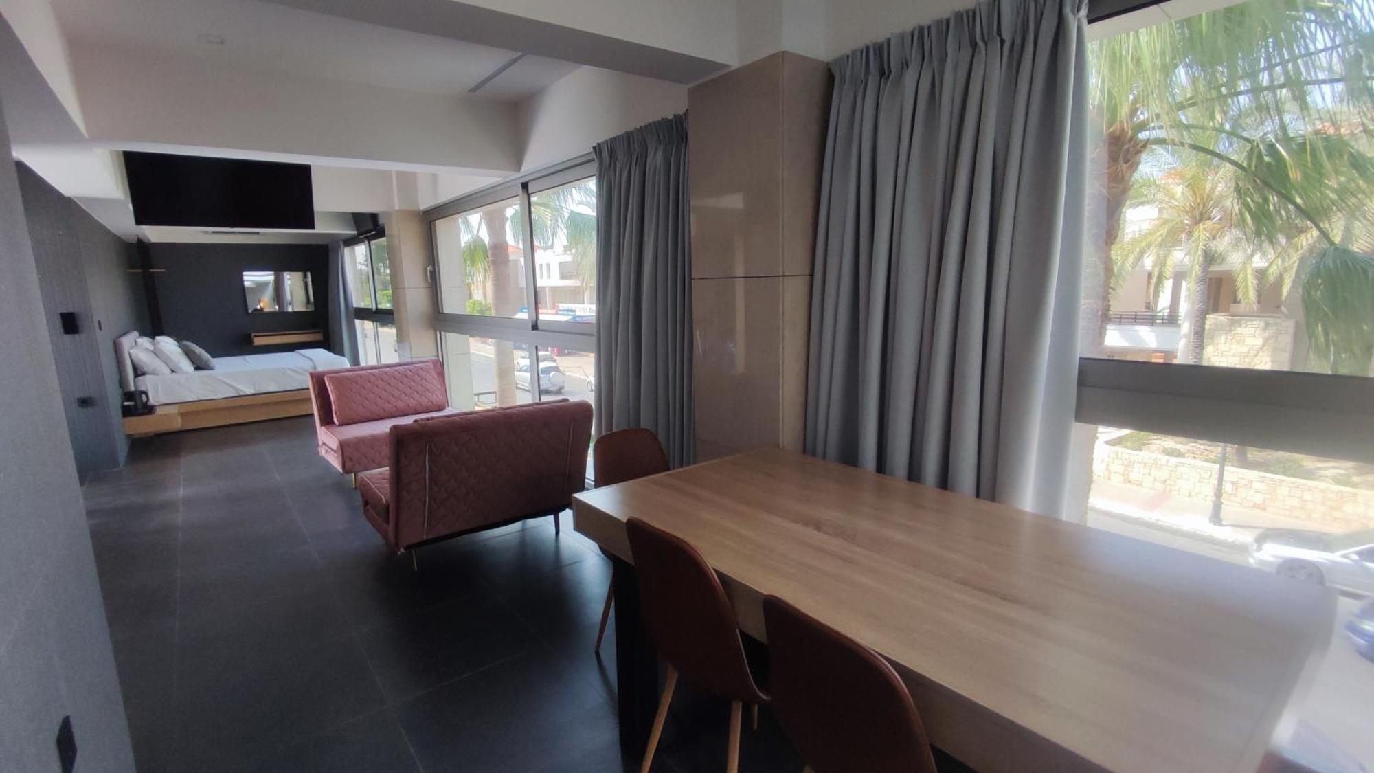 Agia Marina Summertime Signature Suites מראה חיצוני תמונה