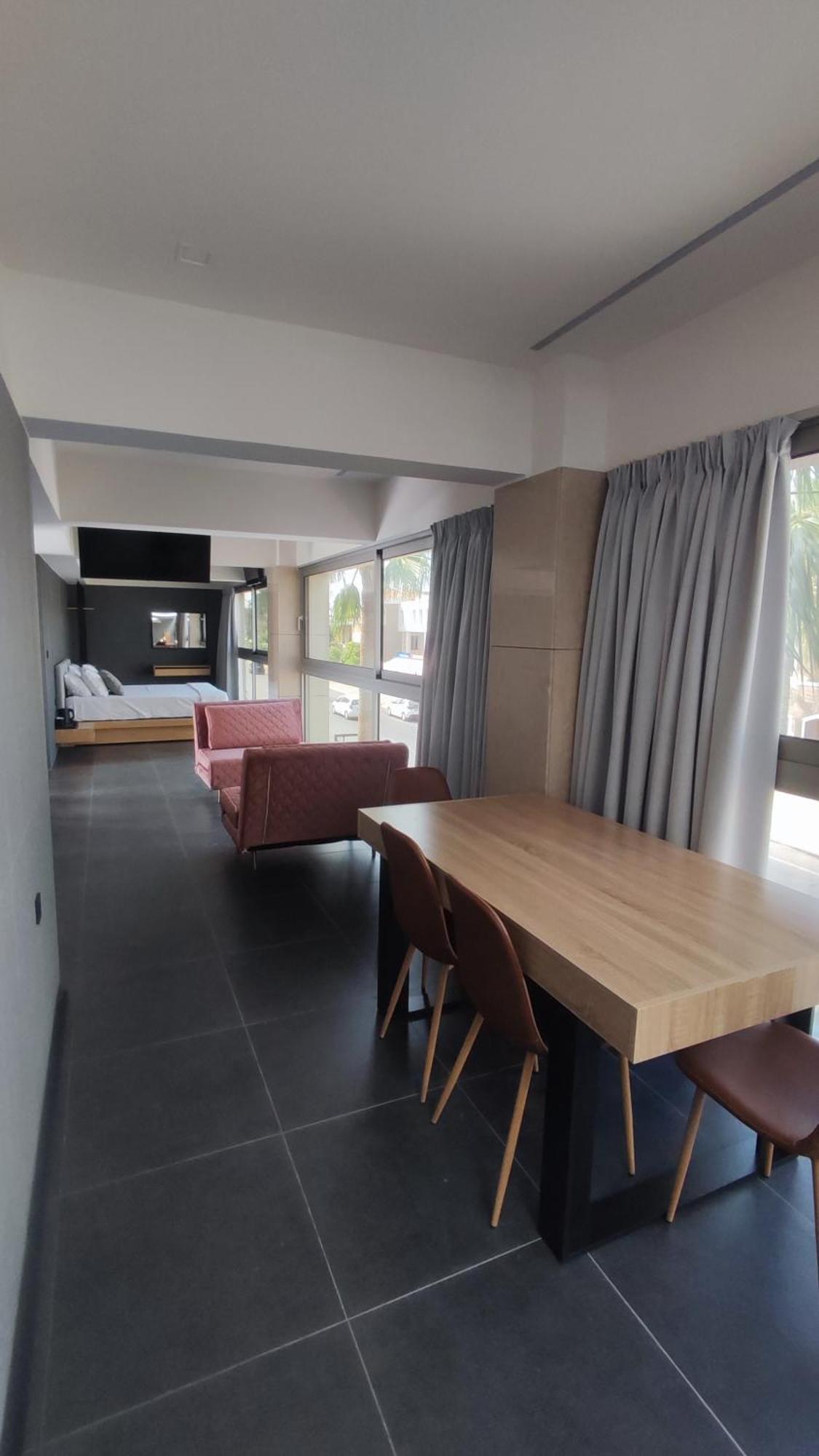Agia Marina Summertime Signature Suites מראה חיצוני תמונה