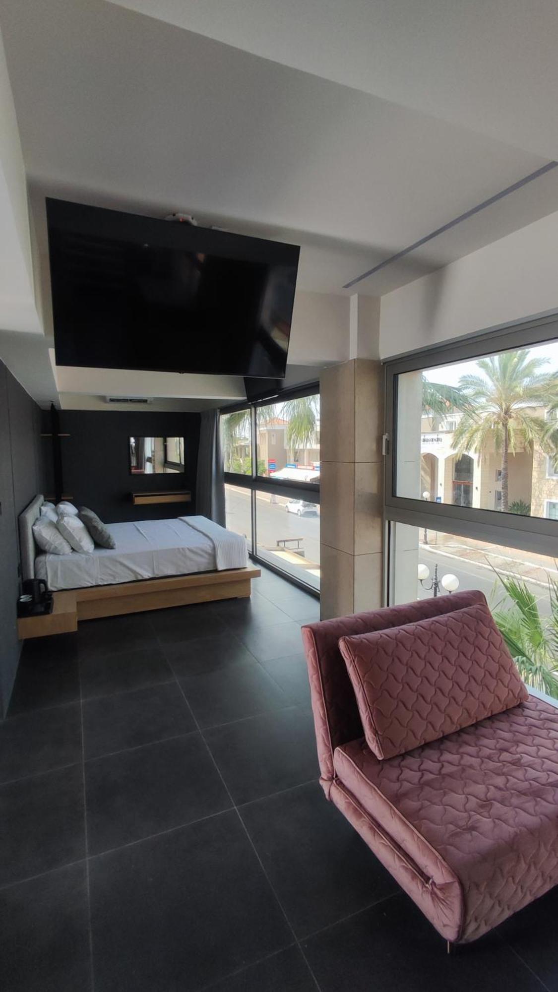 Agia Marina Summertime Signature Suites מראה חיצוני תמונה