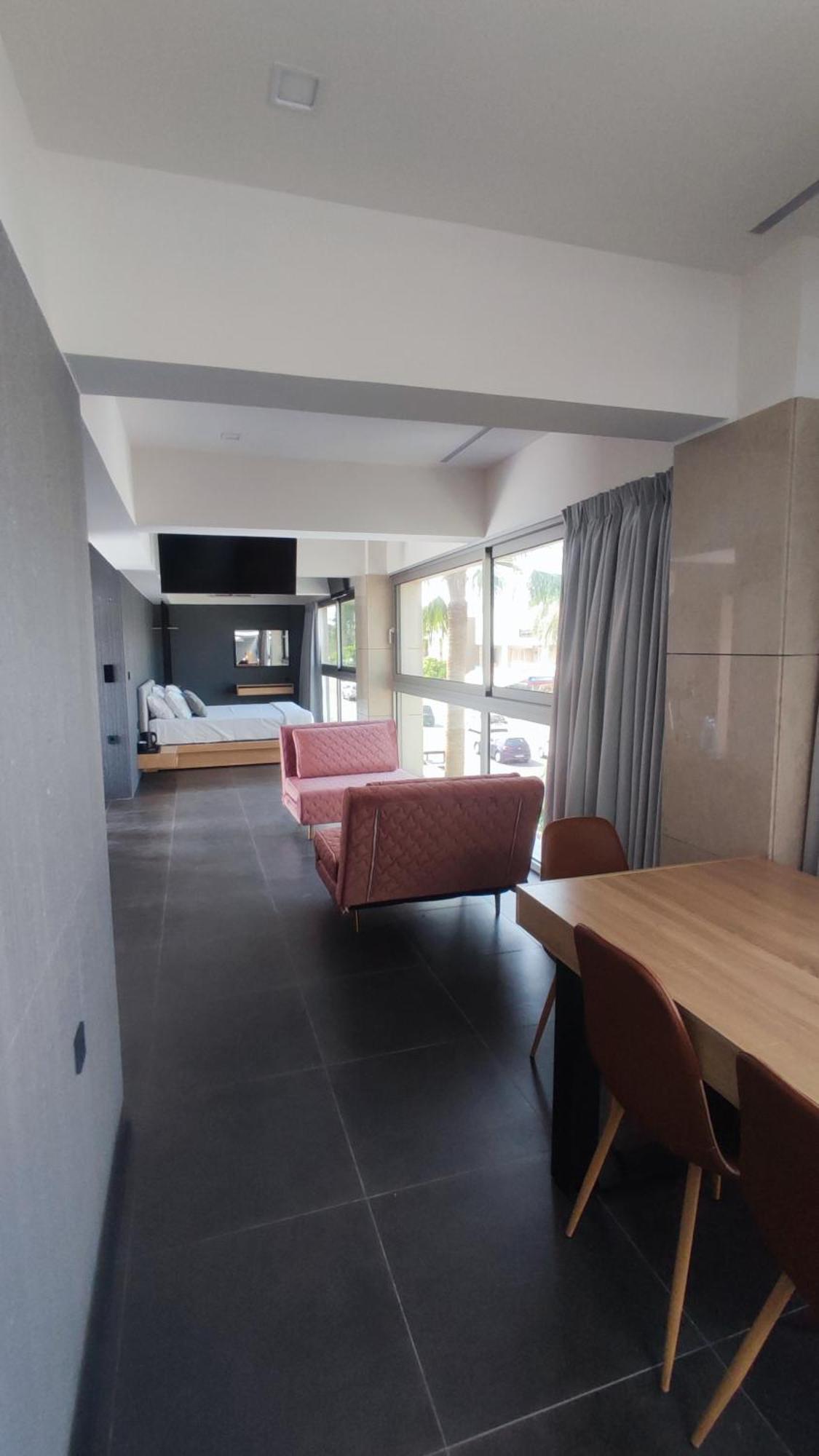 Agia Marina Summertime Signature Suites מראה חיצוני תמונה