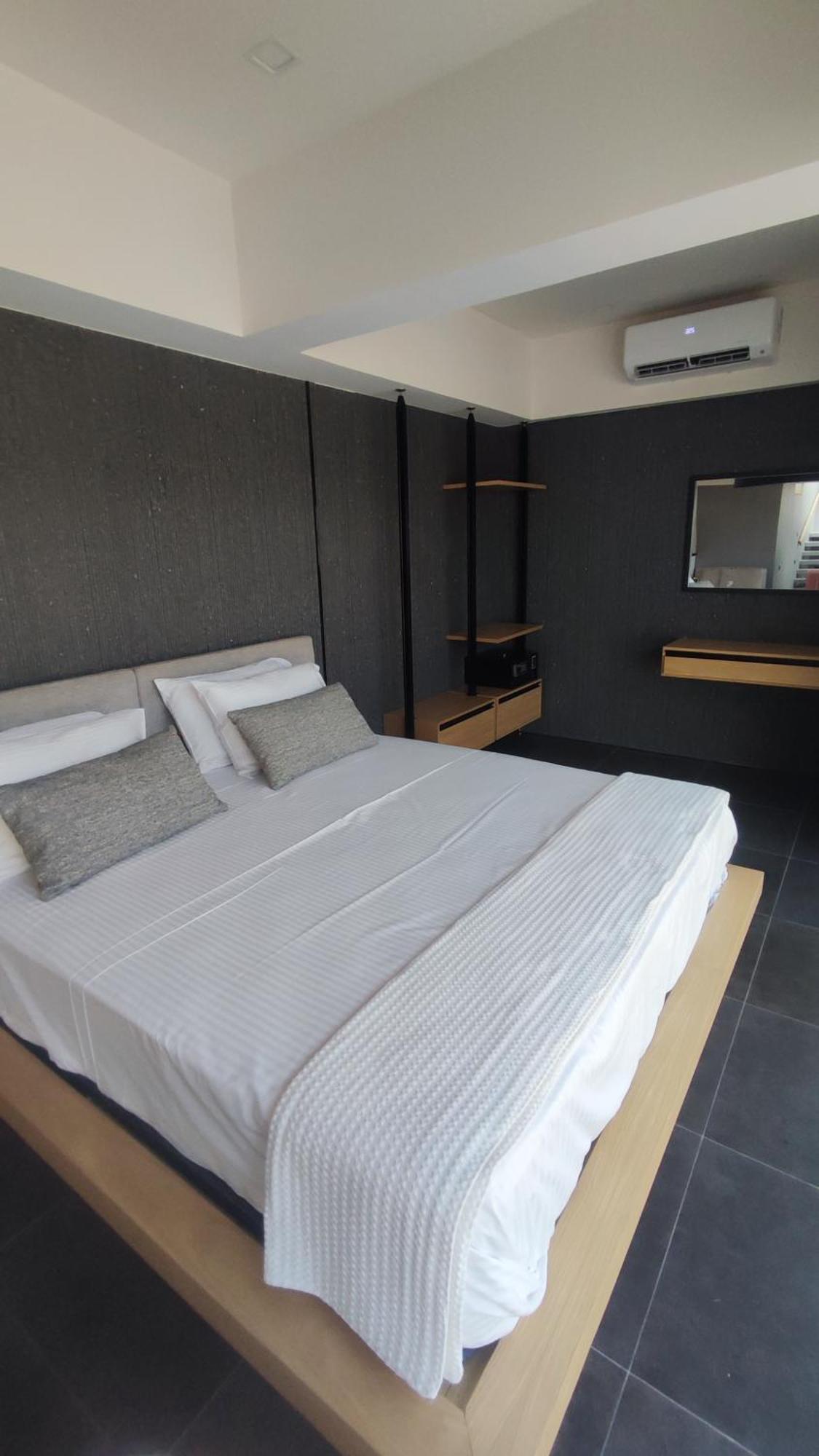Agia Marina Summertime Signature Suites מראה חיצוני תמונה