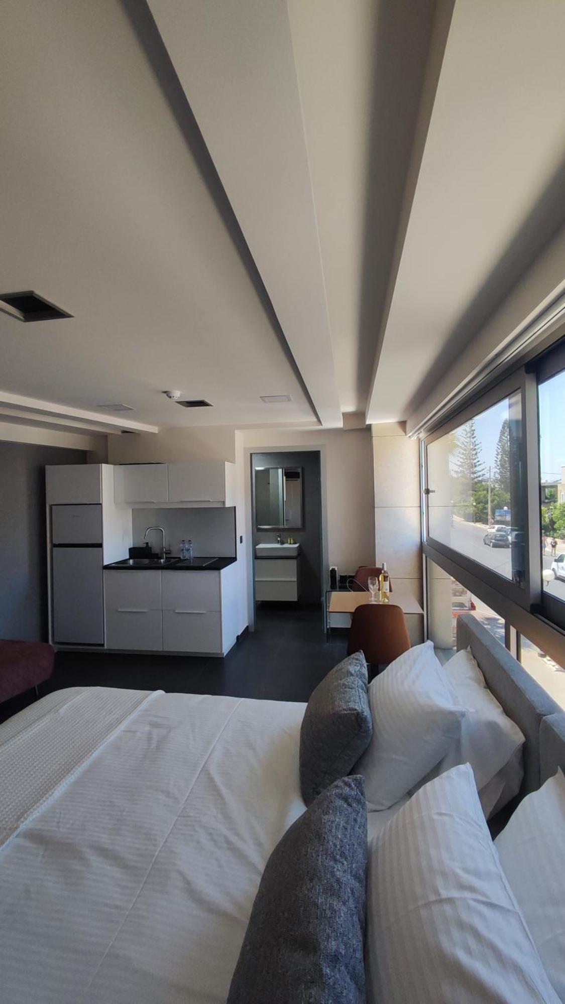 Agia Marina Summertime Signature Suites מראה חיצוני תמונה